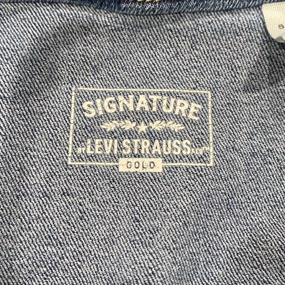 Girls Denim Jean Signature Levi Strauss Basic Truckers Jacket.    SIZE S - Picture 8 of 12